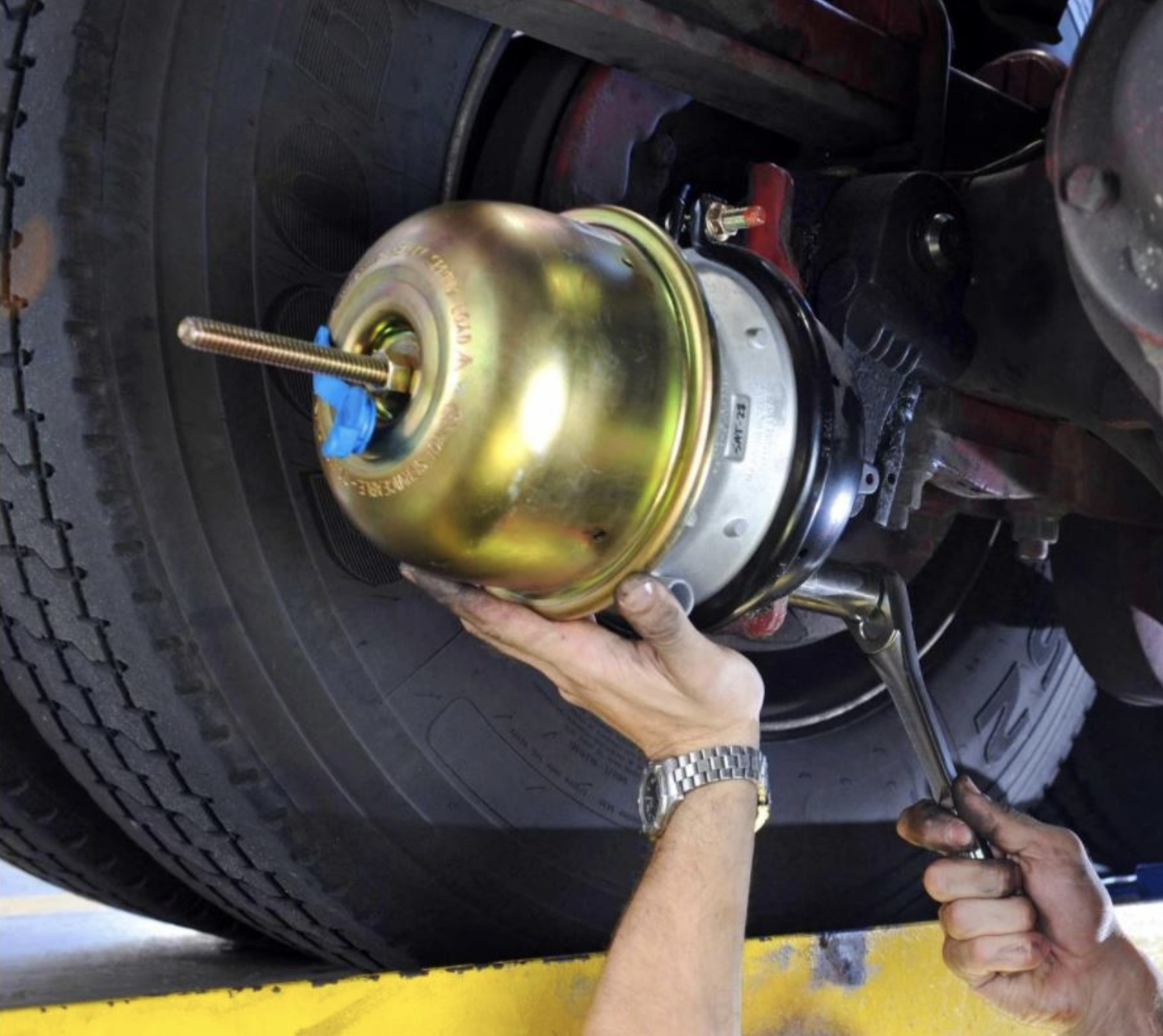 this image shows emergency roadside truck repair in Wichita, Kansas